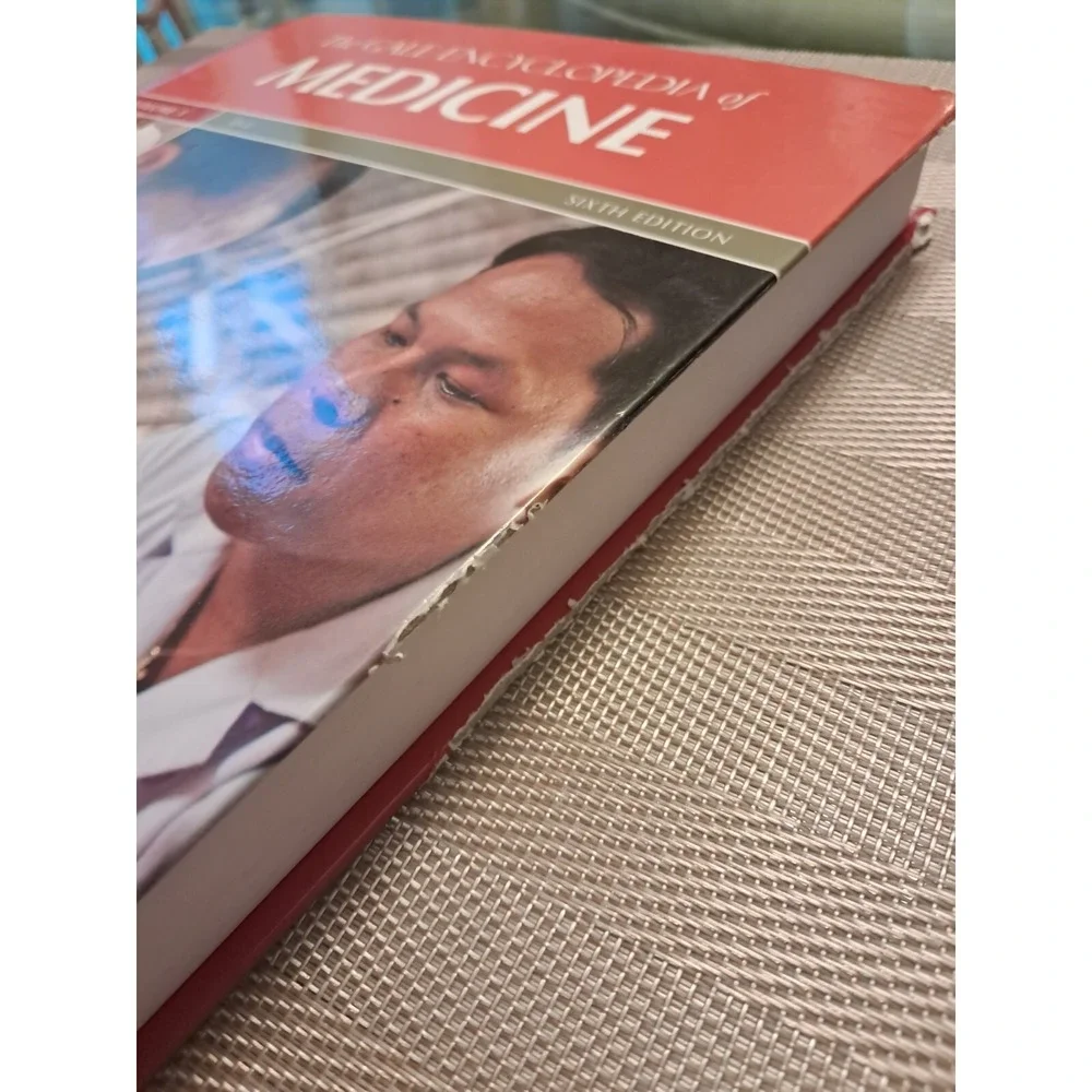 The Gale Encyclopedia of Medicine [Hardcover] Sixth Edition Volume 3